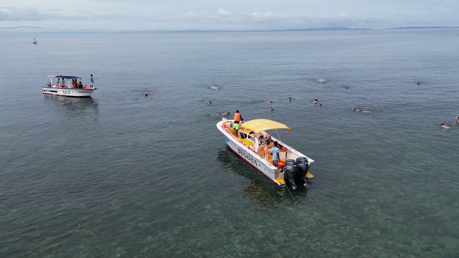 embarcation sauvetage catamaran cote amphibiens nosybe